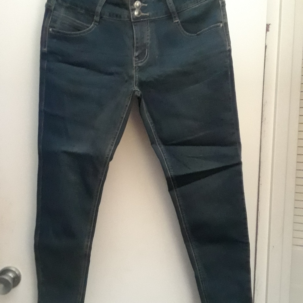 Size 30 (11/12) 365 Stretch Cropped Jeans